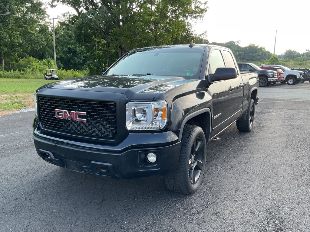 2015 GMC Sierra Image 1