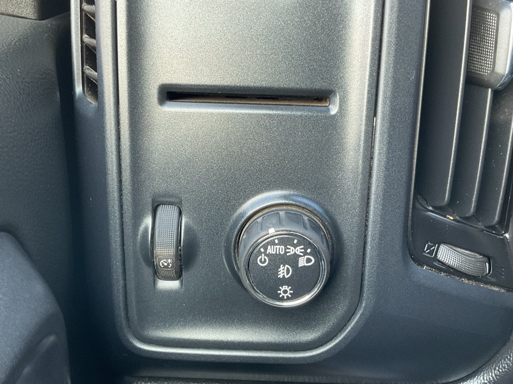 2015 GMC Sierra Image 25