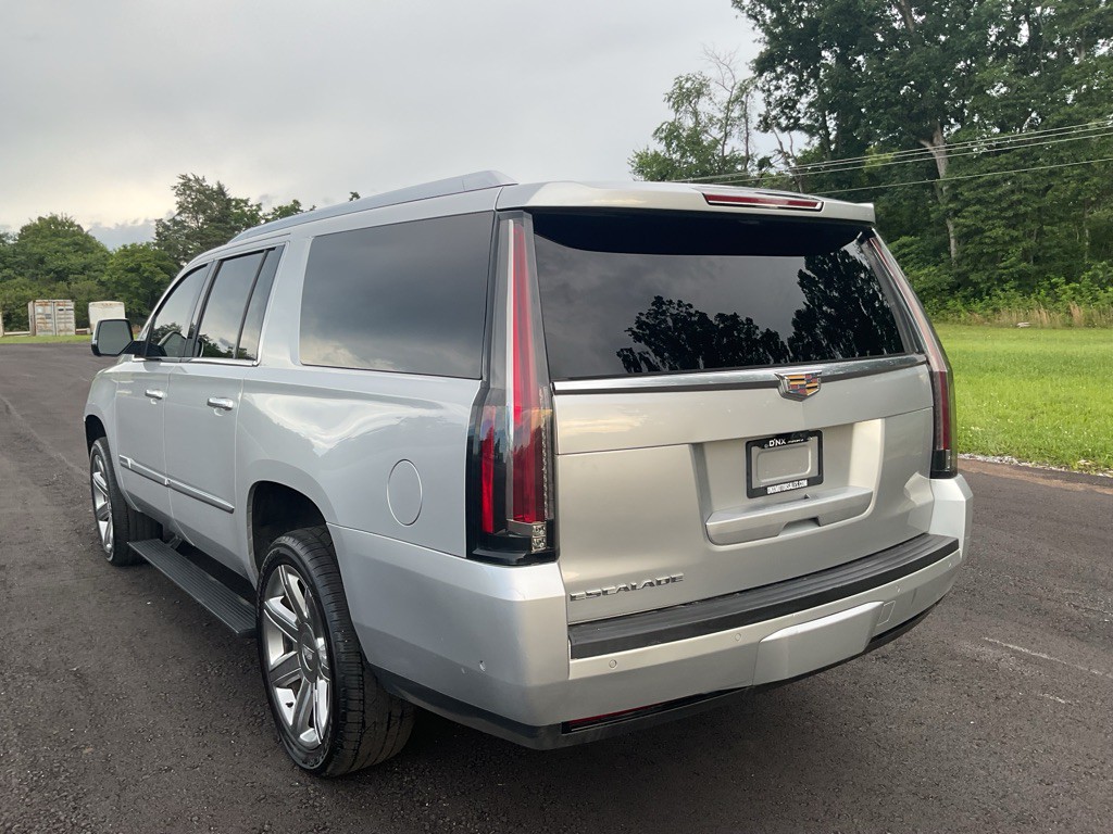 2019 Cadillac Escalade Image 5