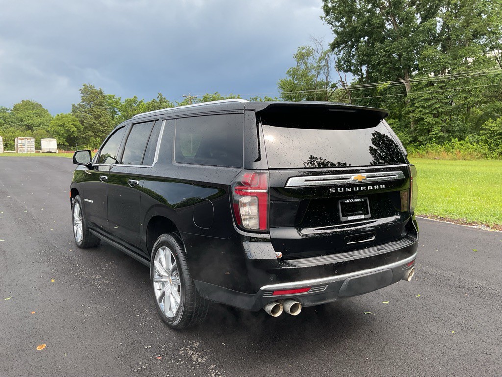 2023 Chevrolet Suburban Image 5
