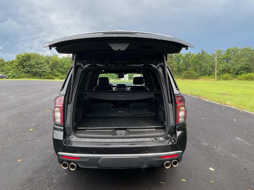 2023 Chevrolet Suburban Image 7
