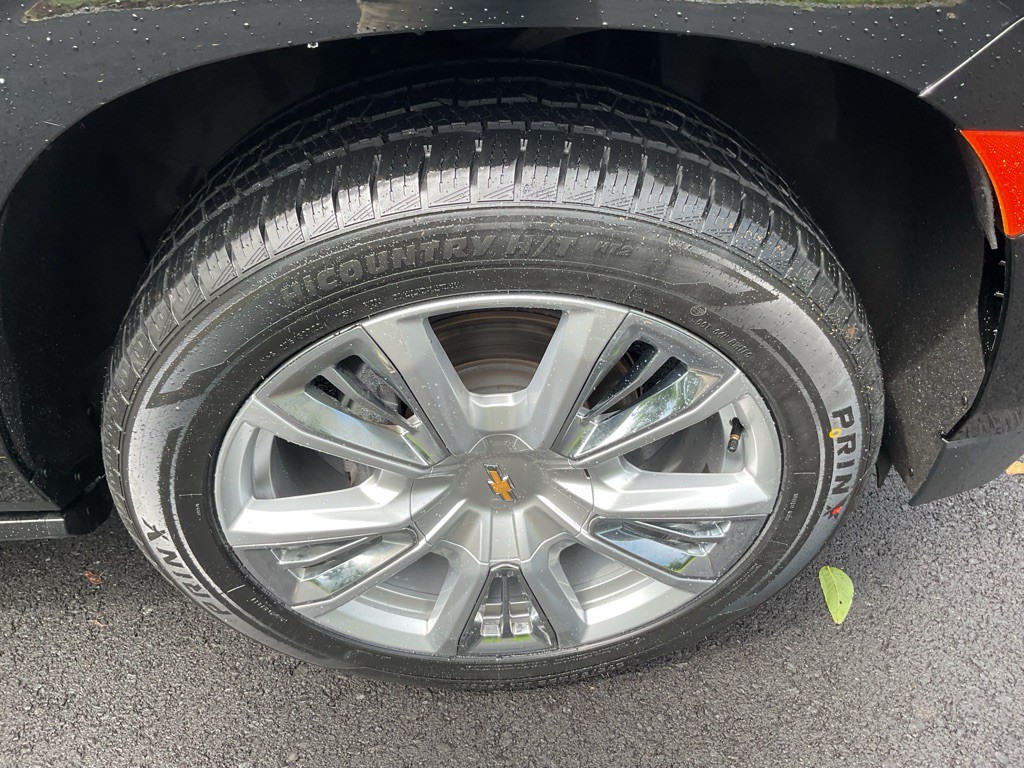 2023 Chevrolet Suburban Image 23
