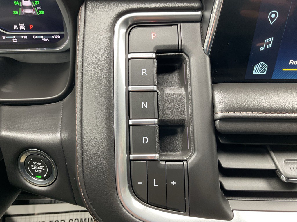 2023 Chevrolet Suburban Image 40