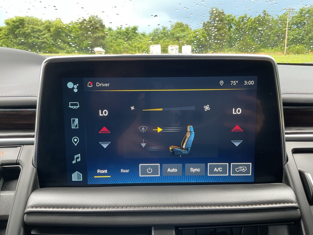 2023 Chevrolet Suburban Image 41