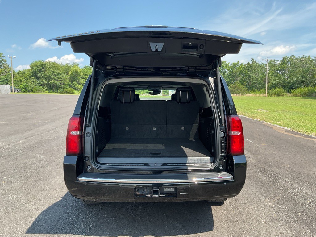2016 Chevrolet Suburban Image 8