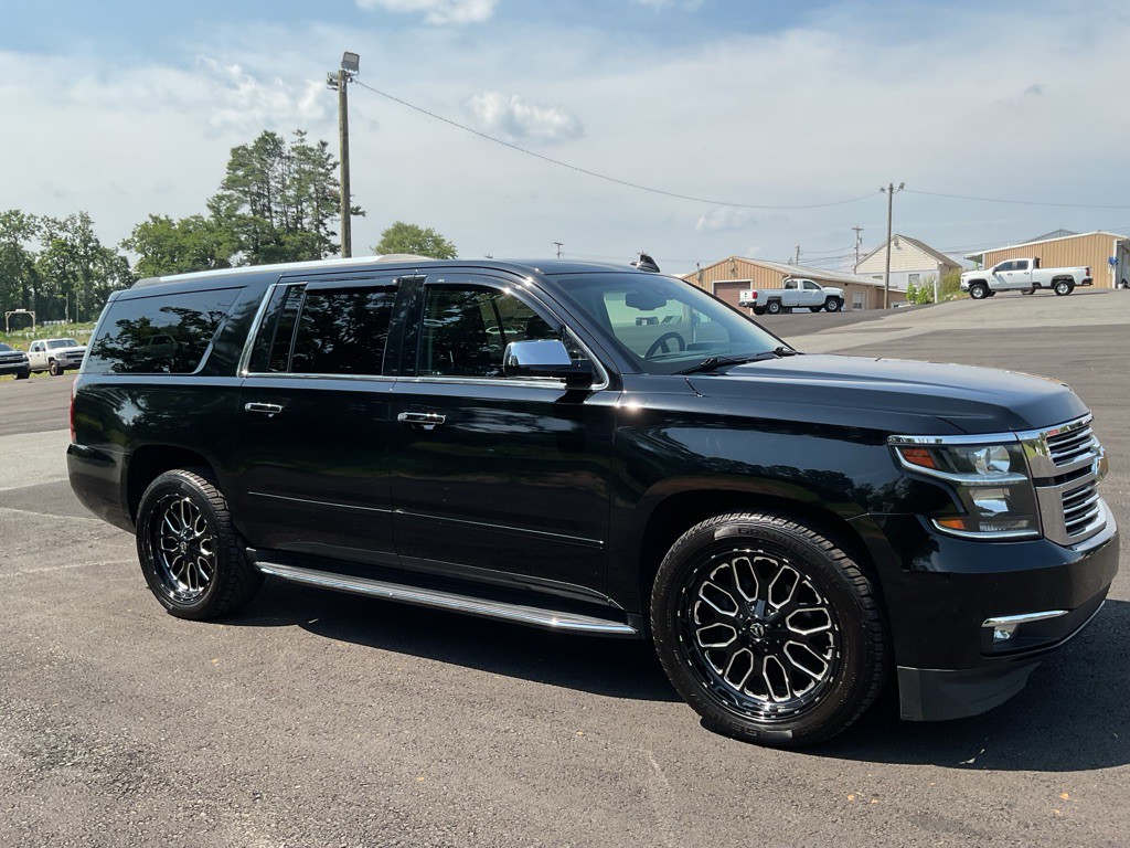 2016 Chevrolet Suburban Image 15