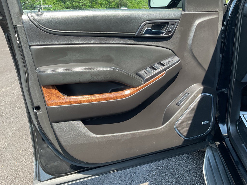 2016 Chevrolet Suburban Image 25