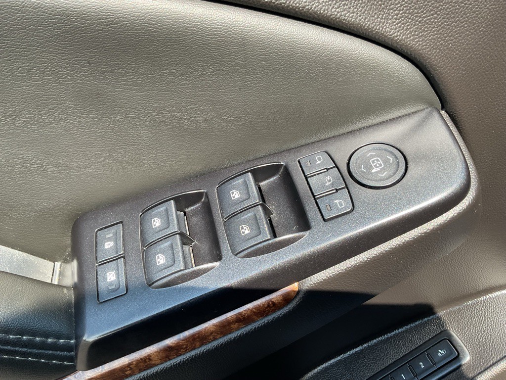2016 Chevrolet Suburban Image 26