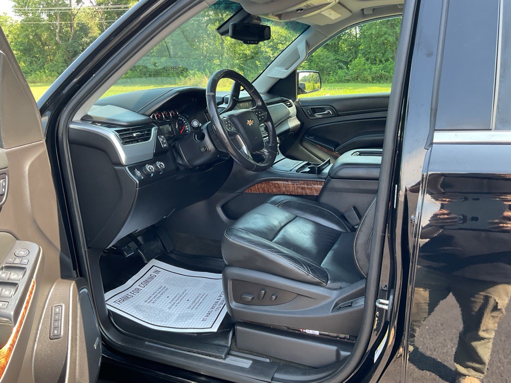 2016 Chevrolet Suburban Image 30
