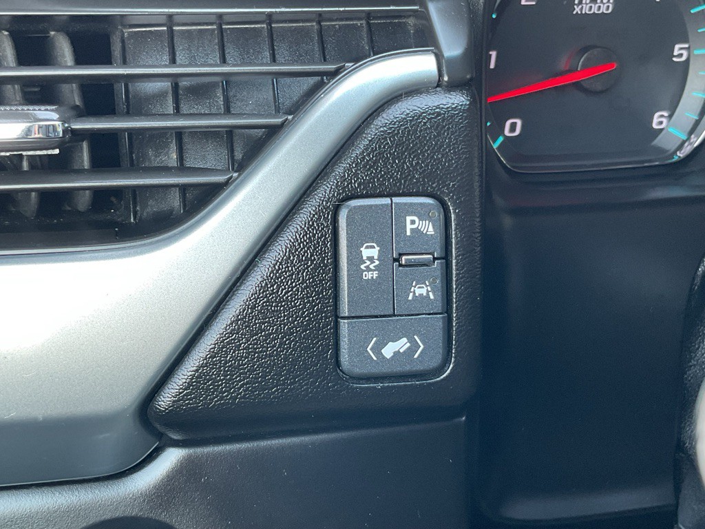 2016 Chevrolet Suburban Image 33