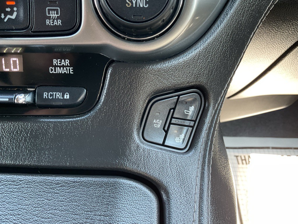 2016 Chevrolet Suburban Image 47