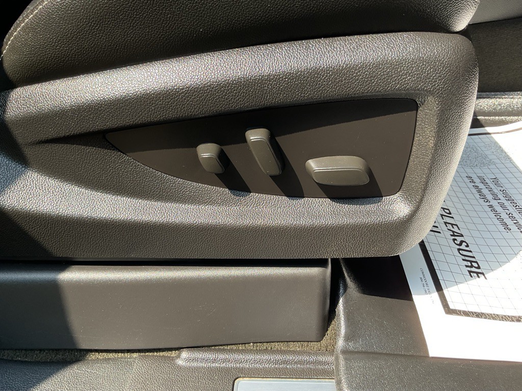 2016 Chevrolet Suburban Image 60