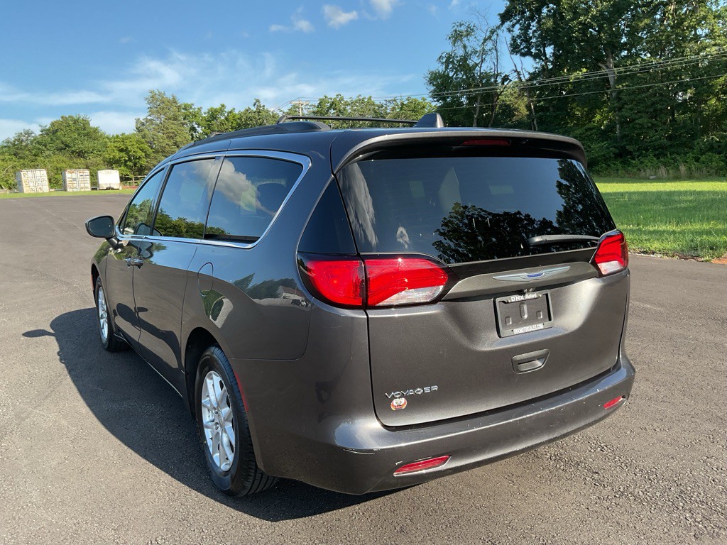 2020 Chrysler Voyager Image 5