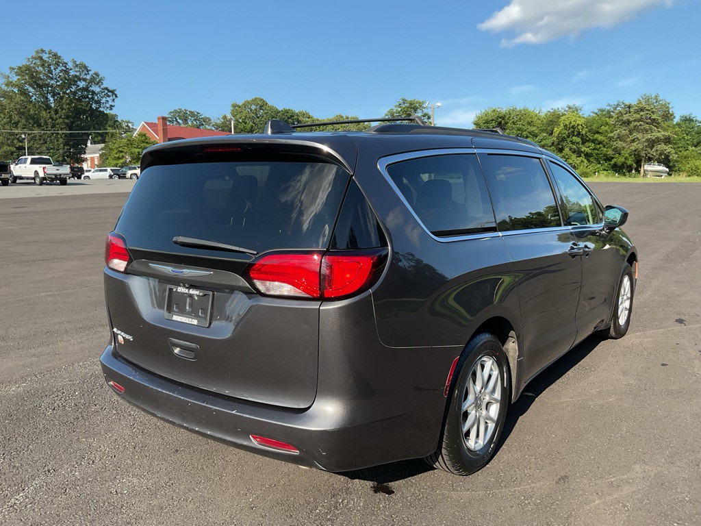 2020 Chrysler Voyager Image 10