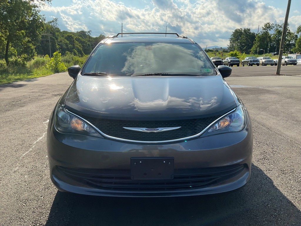 2020 Chrysler Voyager Image 15
