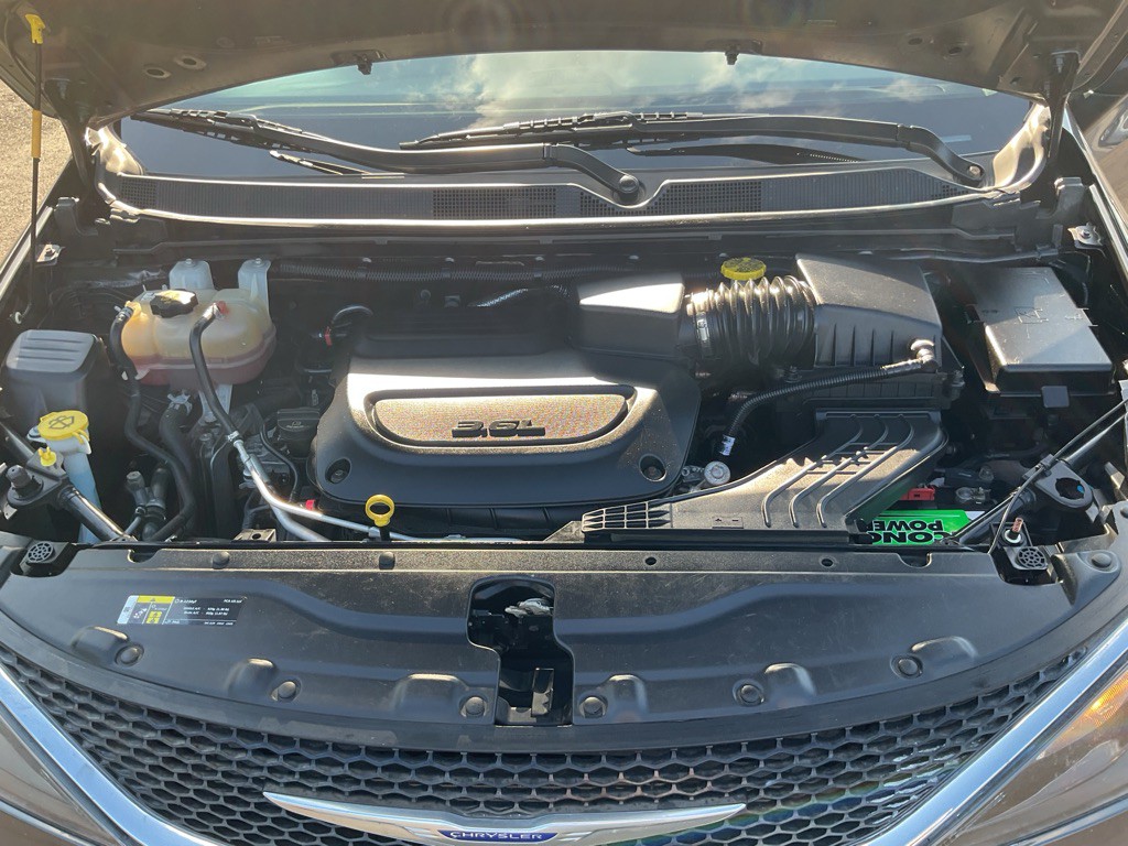 2020 Chrysler Voyager Image 16