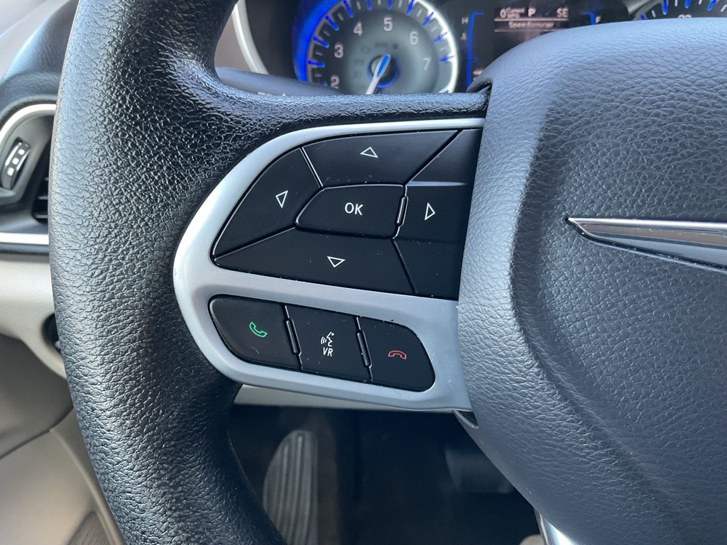 2020 Chrysler Voyager Image 28