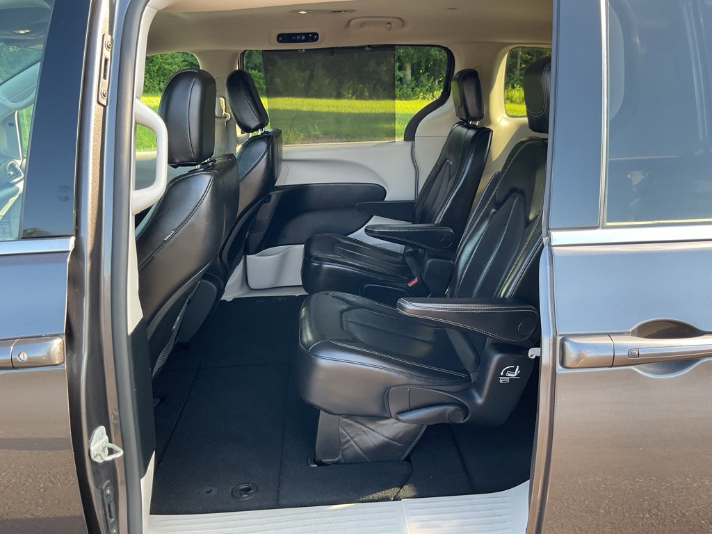 2020 Chrysler Voyager Image 40