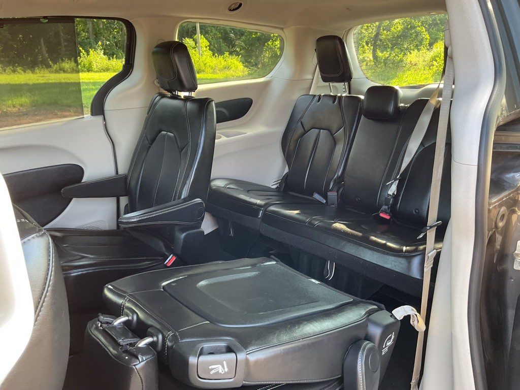 2020 Chrysler Voyager Image 41