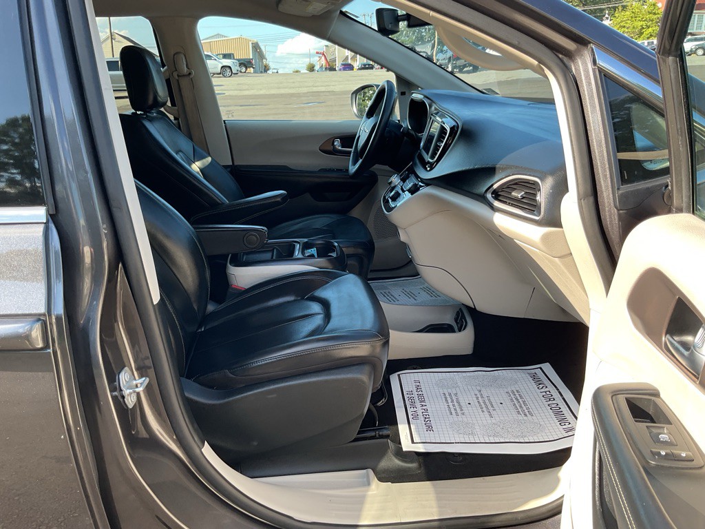 2020 Chrysler Voyager Image 47