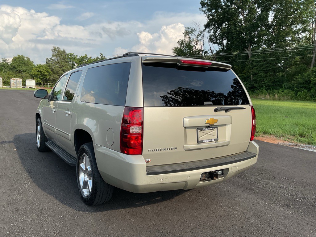 2013 Chevrolet Suburban Image 5