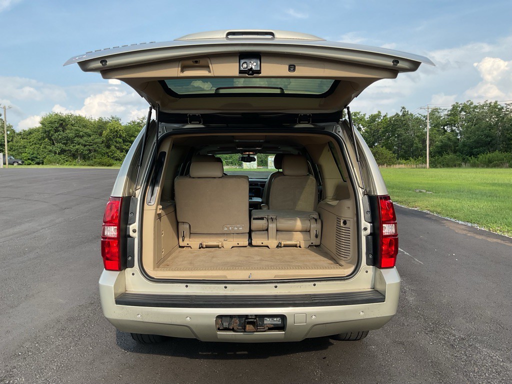 2013 Chevrolet Suburban Image 8