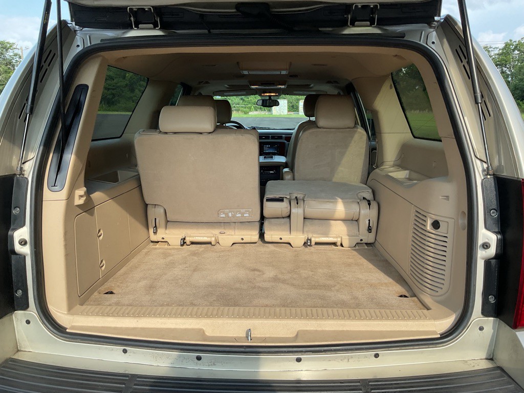 2013 Chevrolet Suburban Image 9