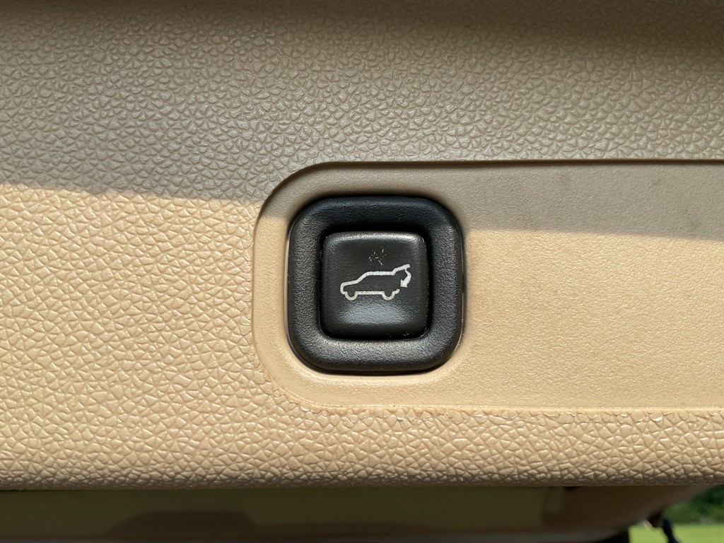 2013 Chevrolet Suburban Image 10
