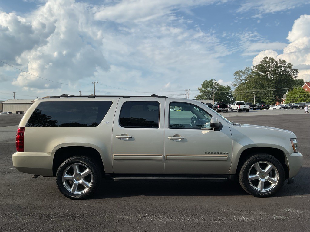 2013 Chevrolet Suburban Image 13