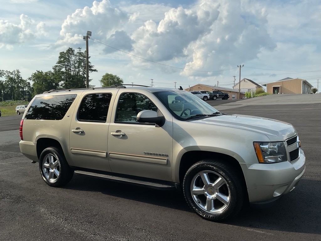 2013 Chevrolet Suburban Image 14