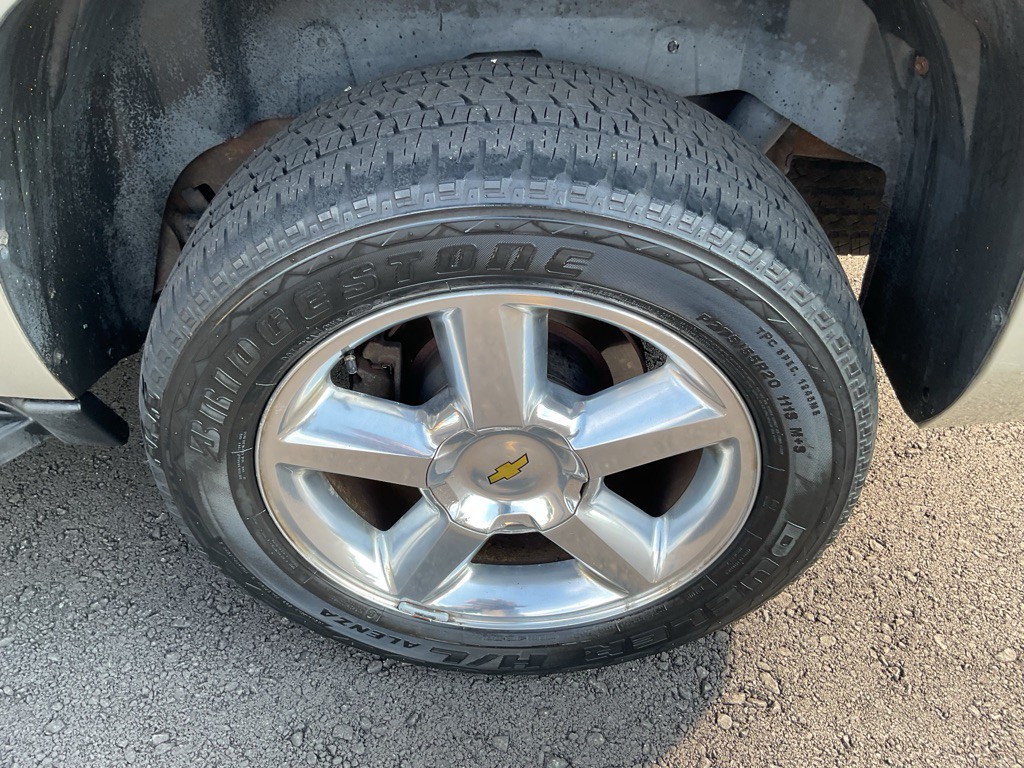 2013 Chevrolet Suburban Image 21