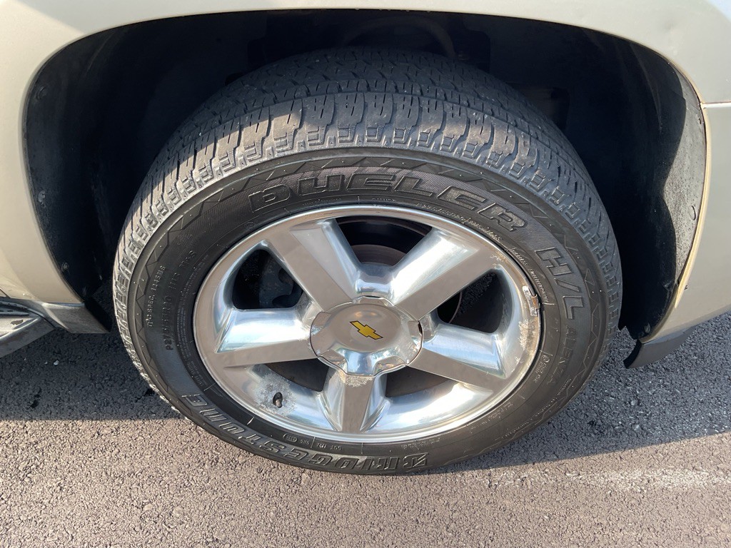 2013 Chevrolet Suburban Image 23