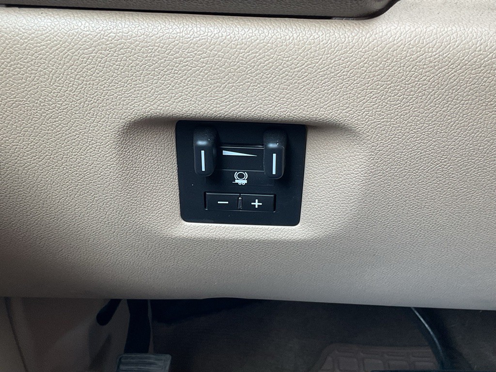 2013 Chevrolet Suburban Image 31