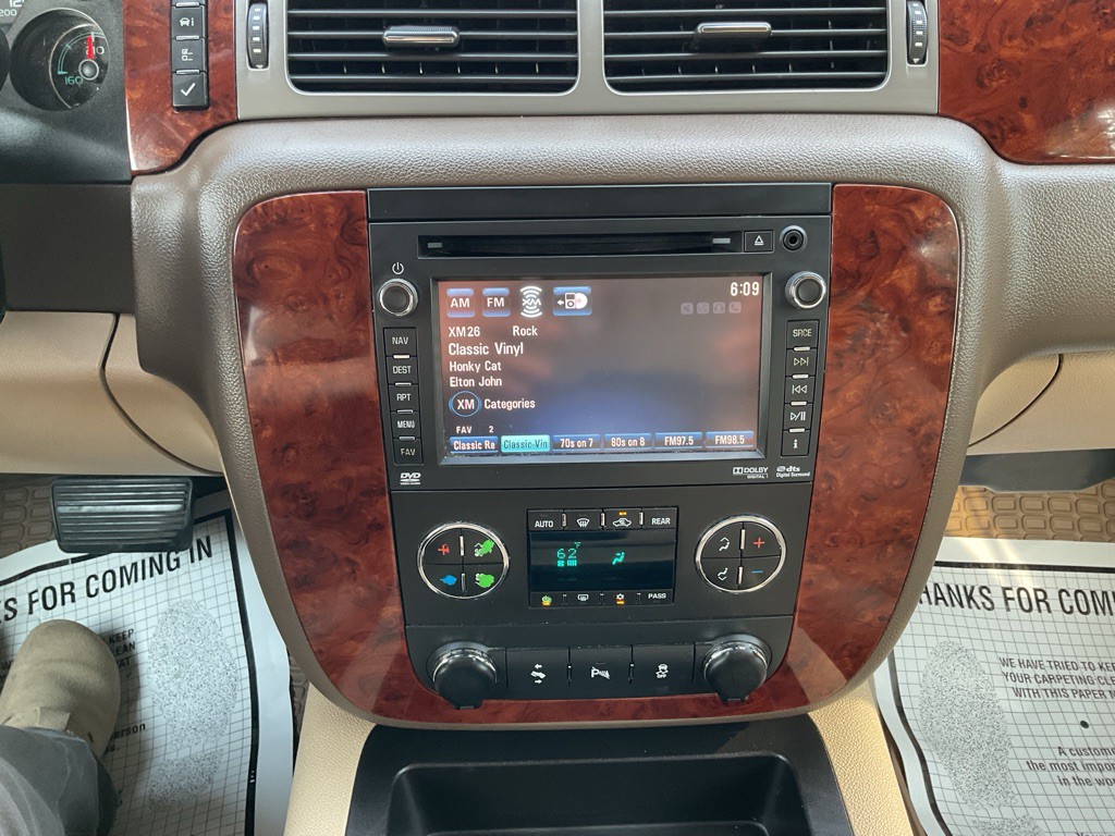 2013 Chevrolet Suburban Image 38