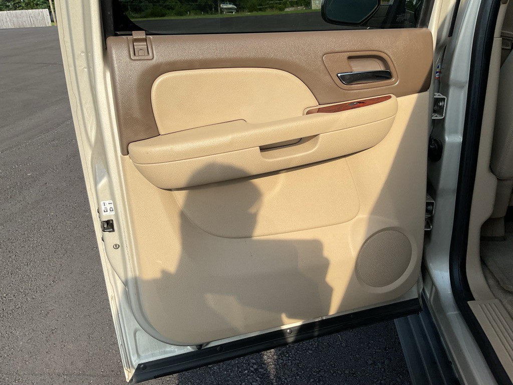 2013 Chevrolet Suburban Image 45