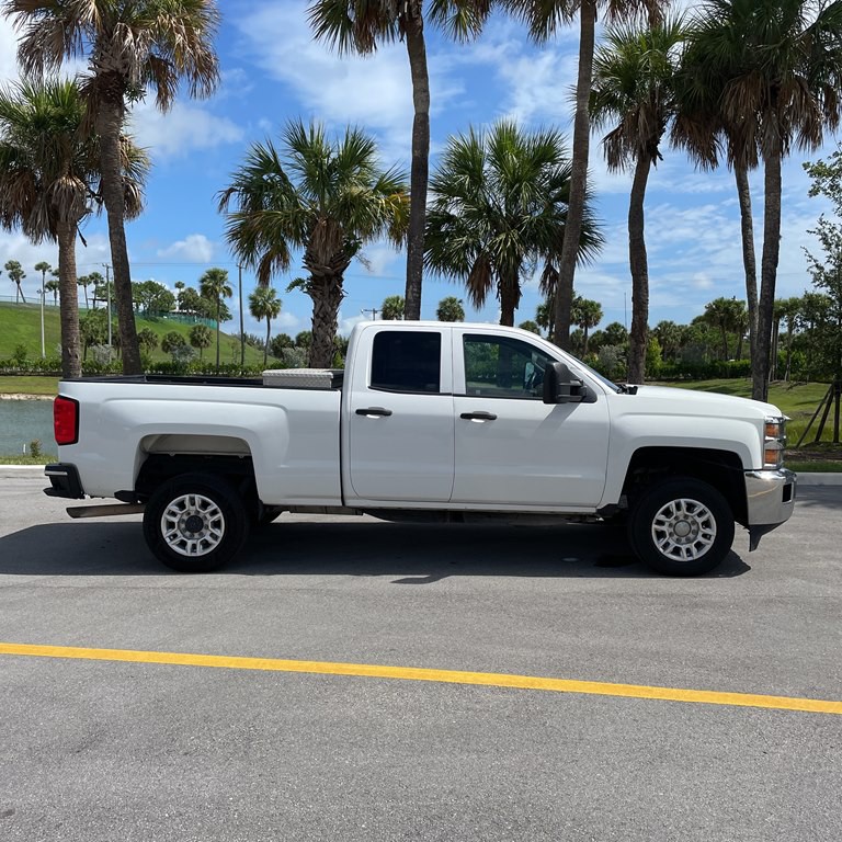 2015 Chevrolet Silverado 1500 Image 2