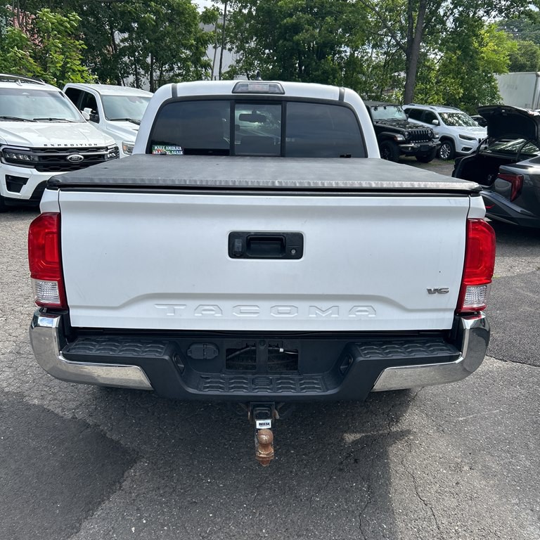 2017 Toyota Tacoma Image 5