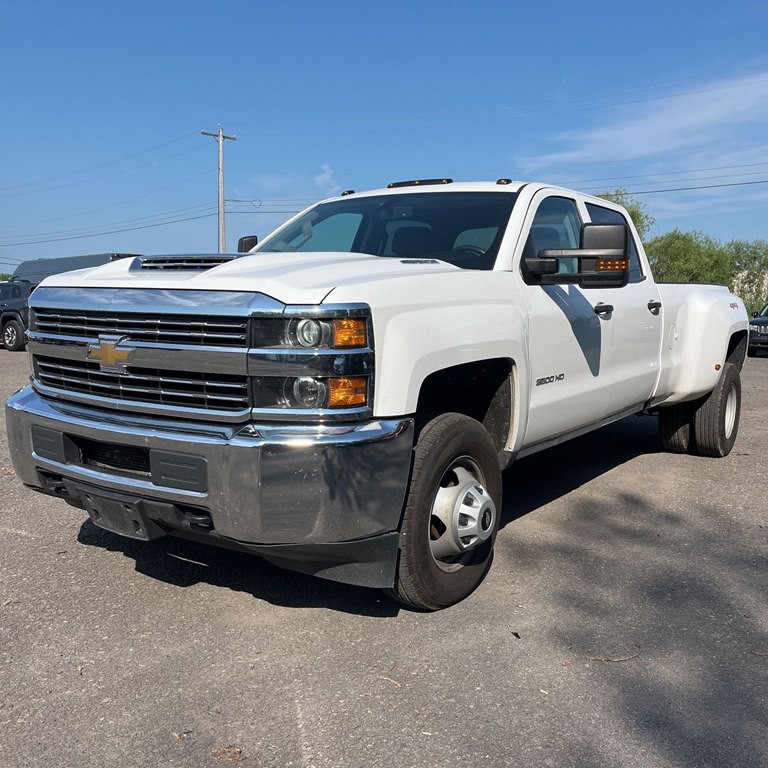 2018 Chevrolet Silverado 1500 Image 1