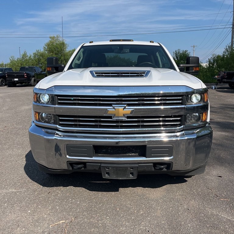 2018 Chevrolet Silverado 1500 Image 2