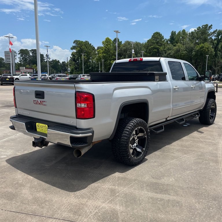 2019 GMC Sierra Image 2
