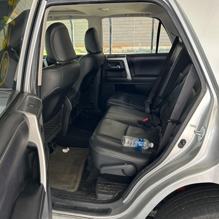 2016 Toyota 4Runner Image 13