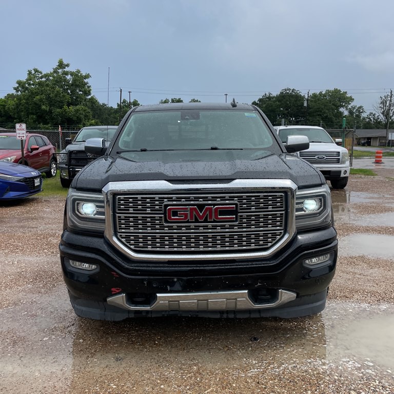 2018 GMC Sierra Image 2