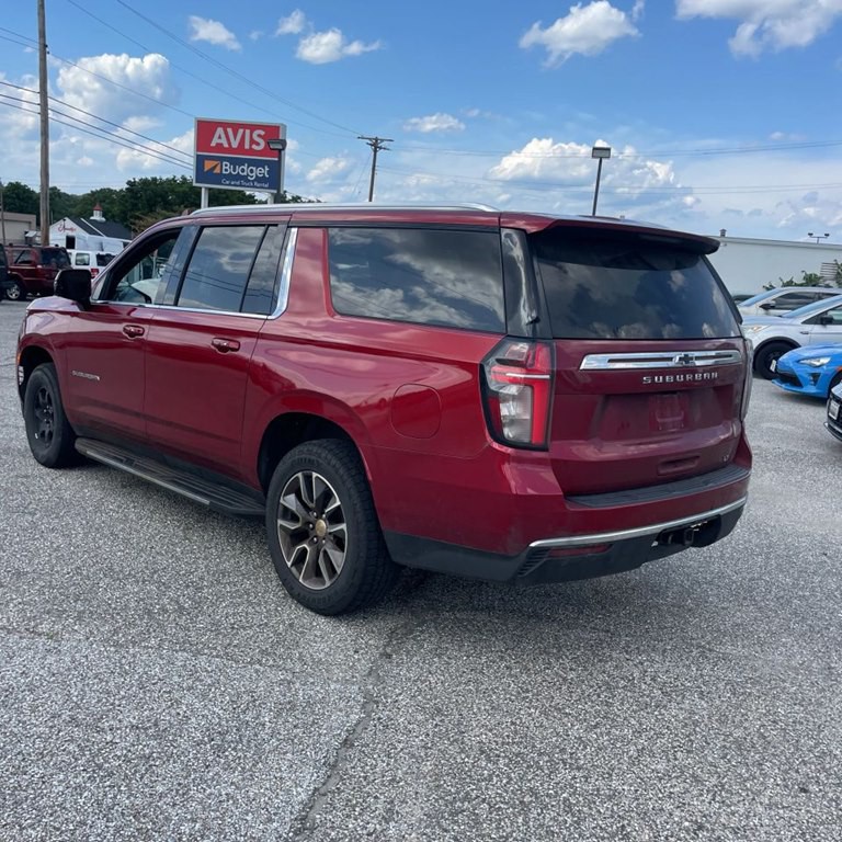 2021 Chevrolet Suburban Image 3