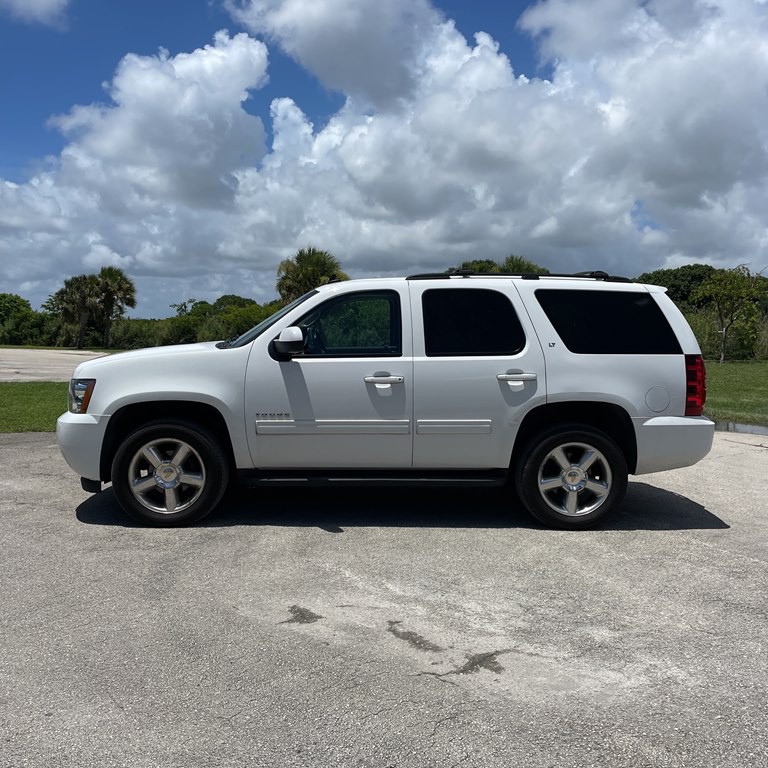 2013 Chevrolet Tahoe Image 2