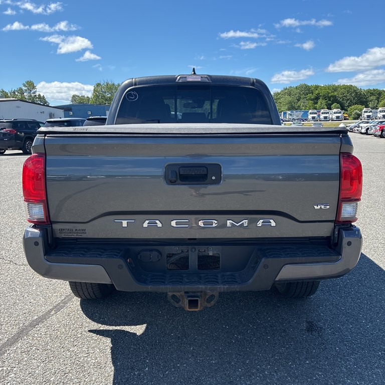2018 Toyota Tacoma Image 3