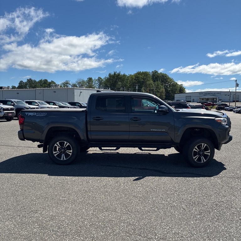 2018 Toyota Tacoma Image 4