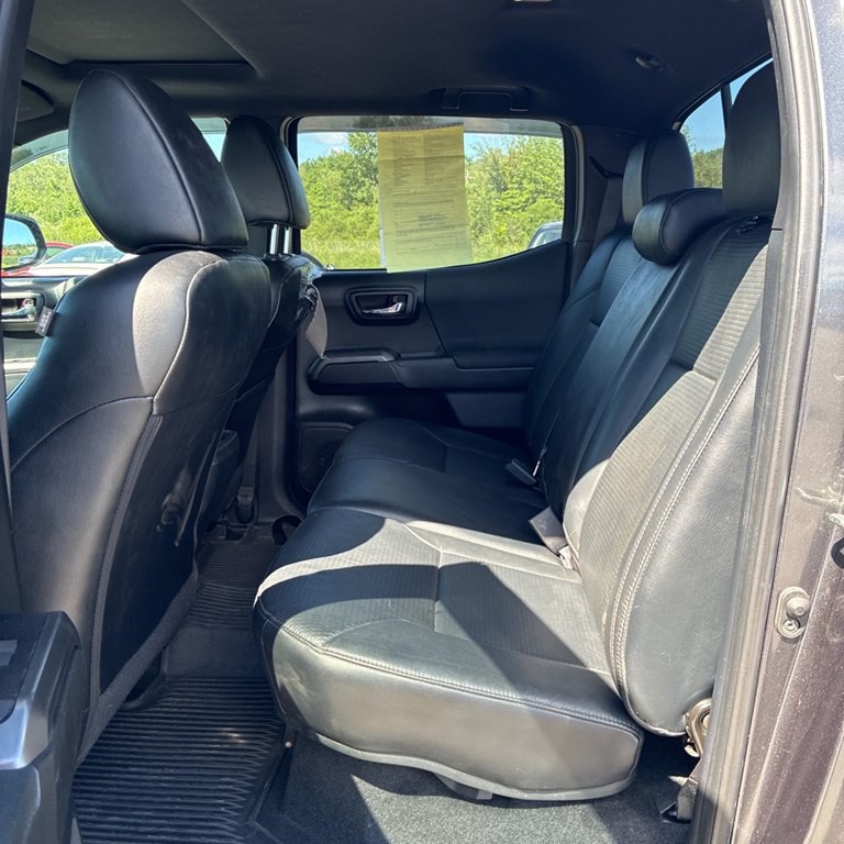 2018 Toyota Tacoma Image 13