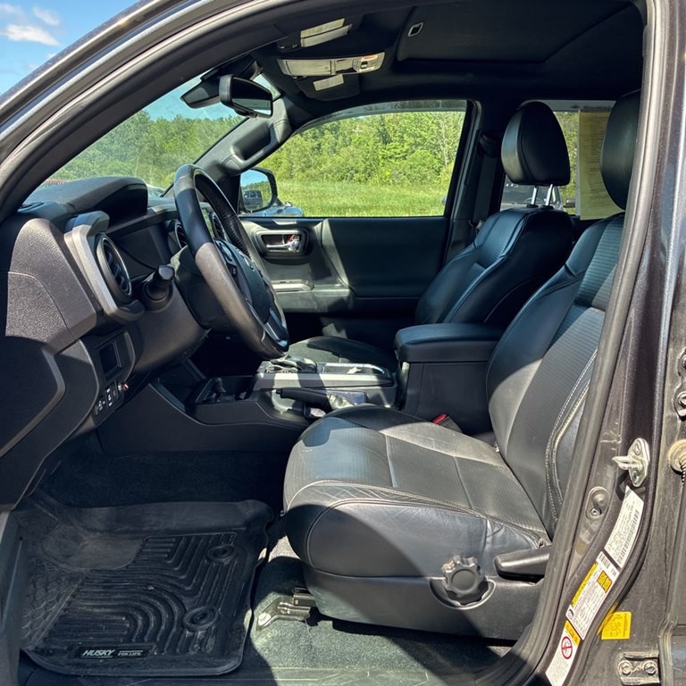 2018 Toyota Tacoma Image 15