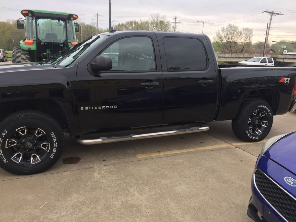 2007 Chevrolet Silverado 1500 Image 2