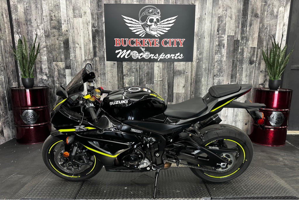 2023 Suzuki Gsx-r1000 Image 2
